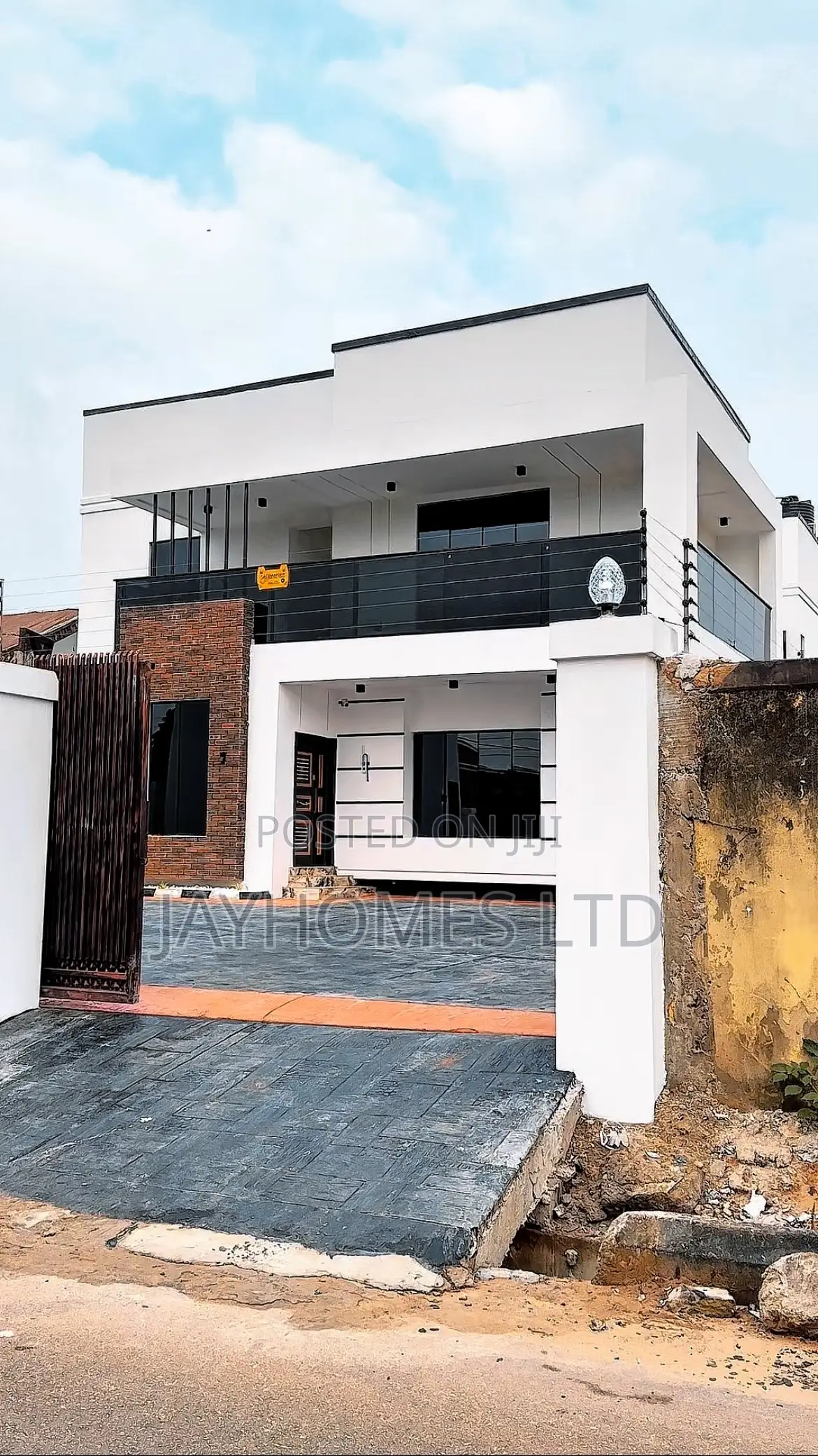 5 Bedroom Contemporary Luxury Duplex for Sale in Asaba