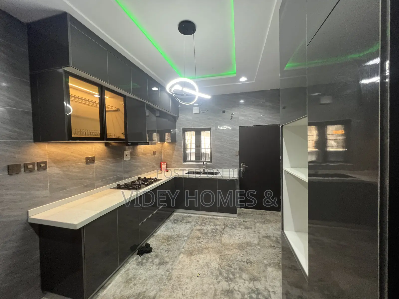 4bdrm Duplex in Golf Estate, Apo District for rent