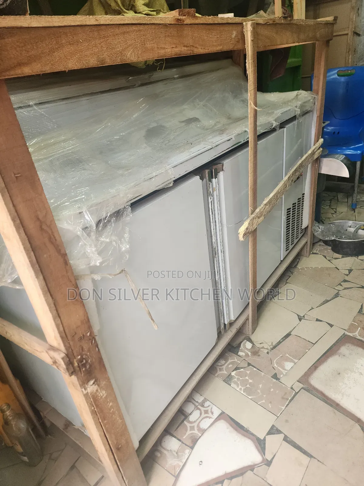 Under Bar Chiller With Salad Bar Display