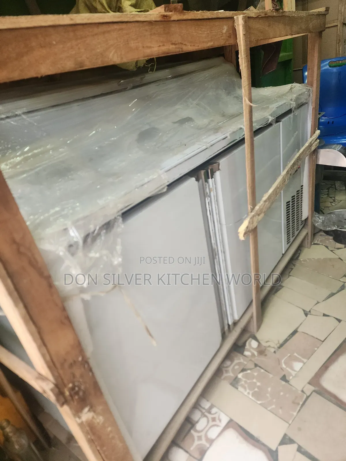 Under Bar Chiller With Salad Bar Display