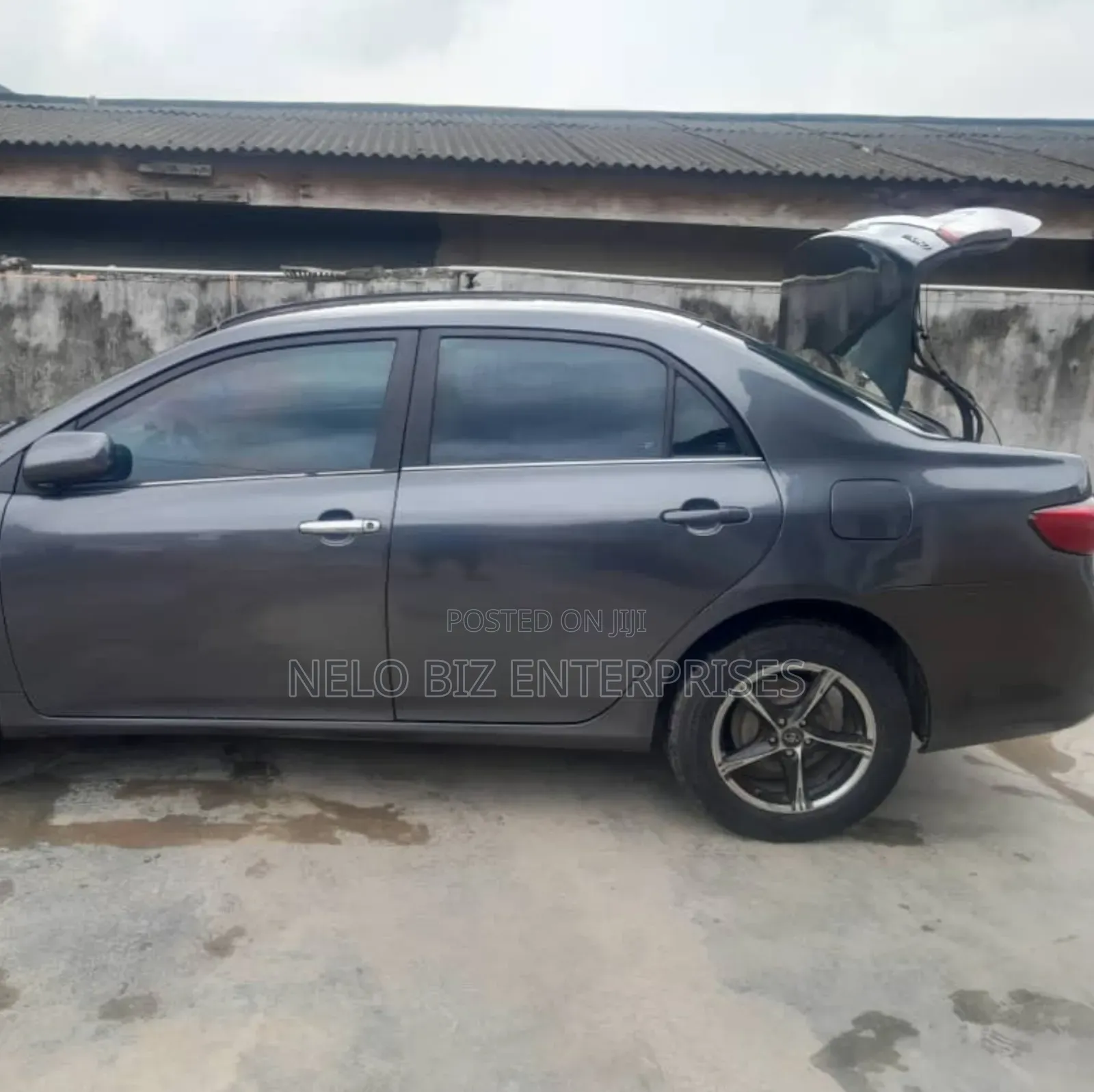 Toyota Corolla LE 4dr Sedan (1.8L 4cyl 4A) 2013 Gray