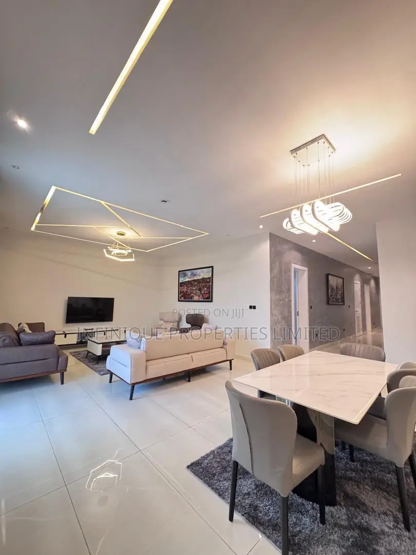 5bdrm House in Lekki Phase 1 for sale
