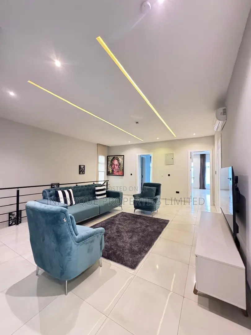 5bdrm House in Lekki Phase 1 for sale