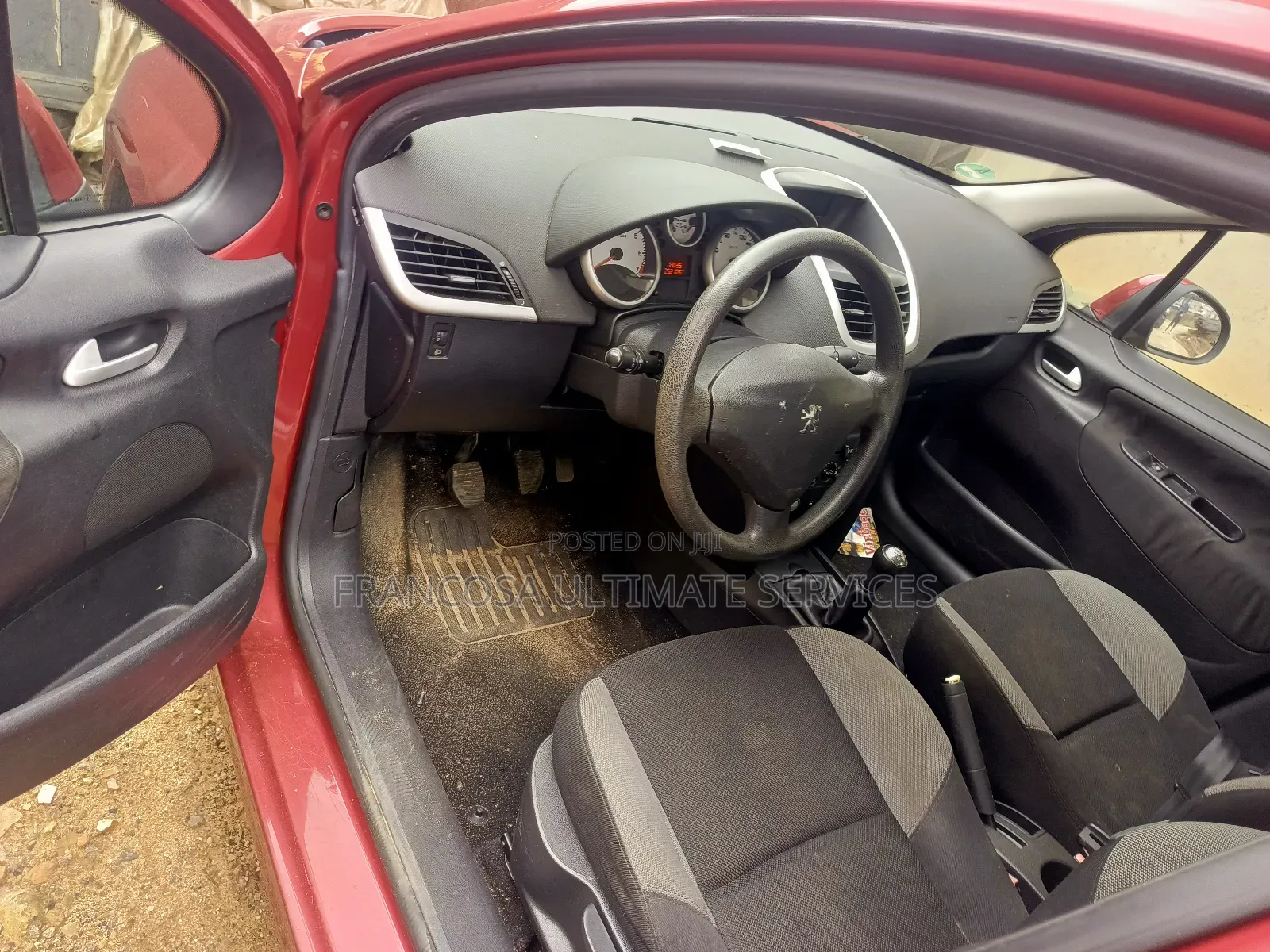 Peugeot 207 2011 Red