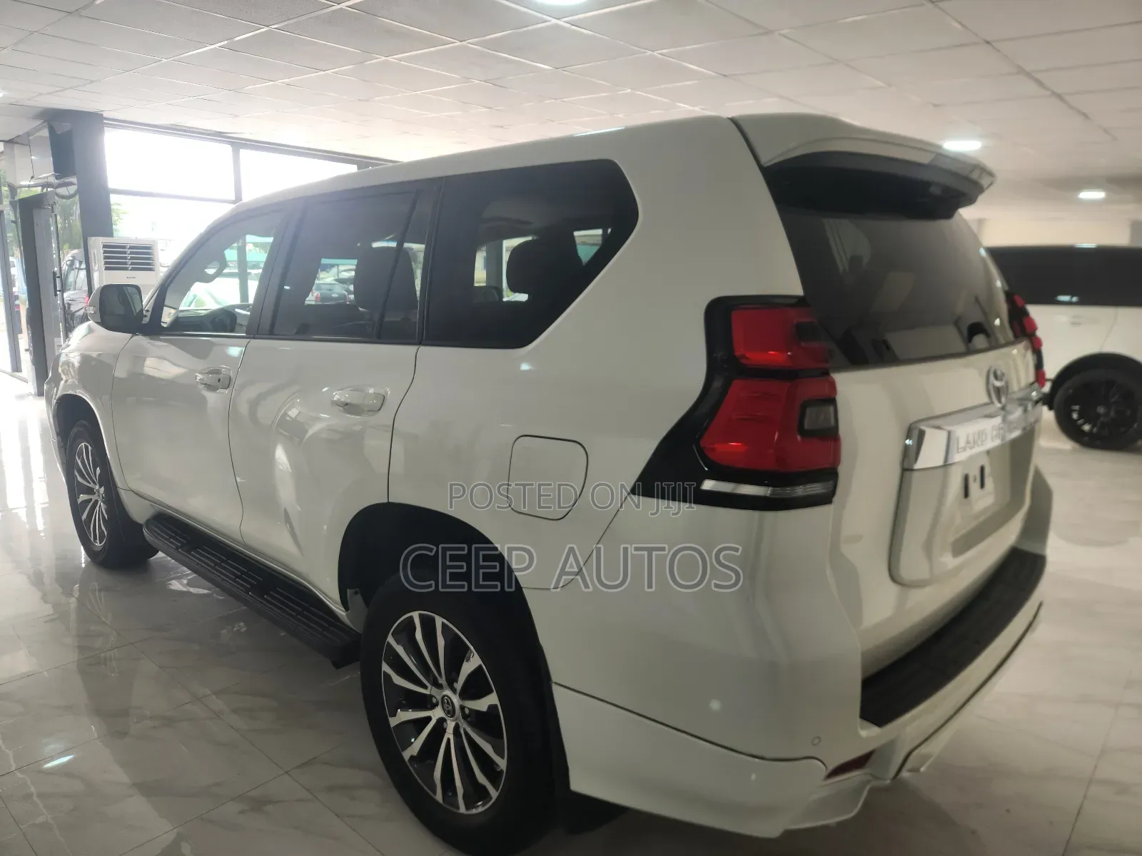 Toyota Land Cruiser Prado 2023 White