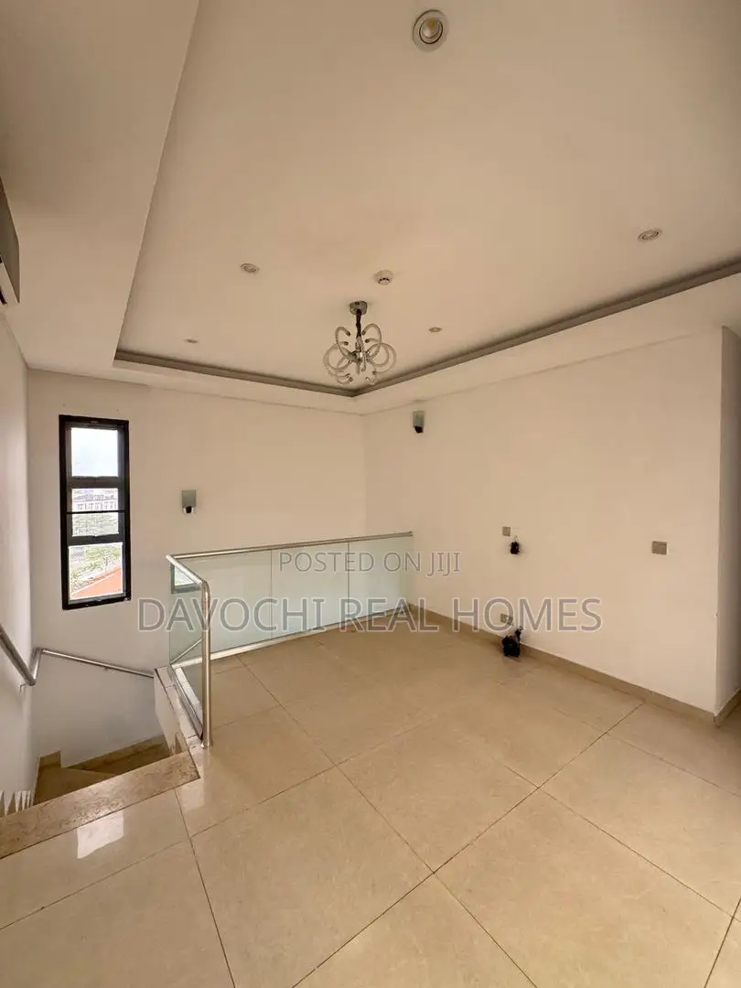 4bdrm Penthouse in Victoria Island for rent