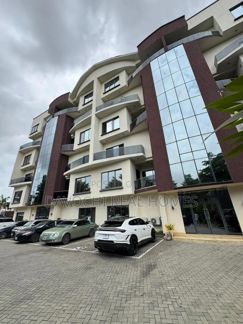 4bdrm Penthouse in Victoria Island for rent