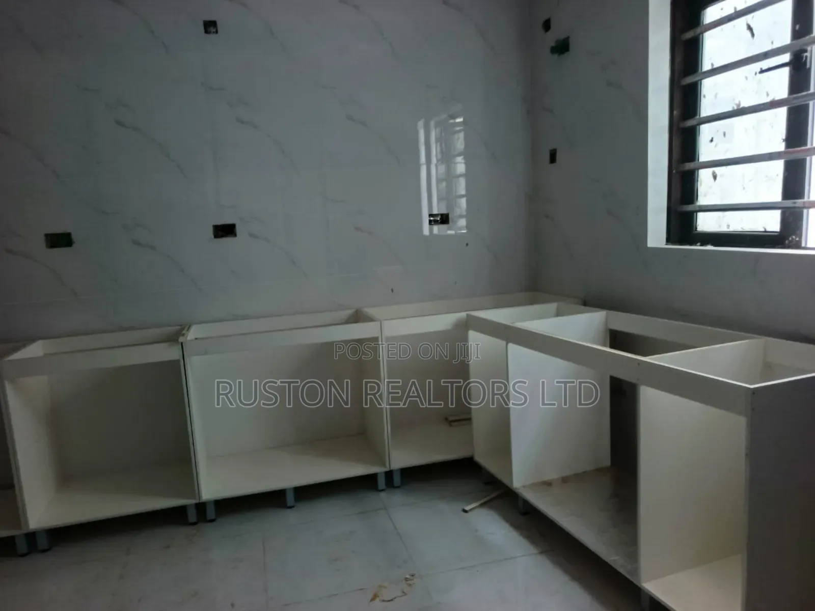 4bdrm Duplex in Samonda for sale