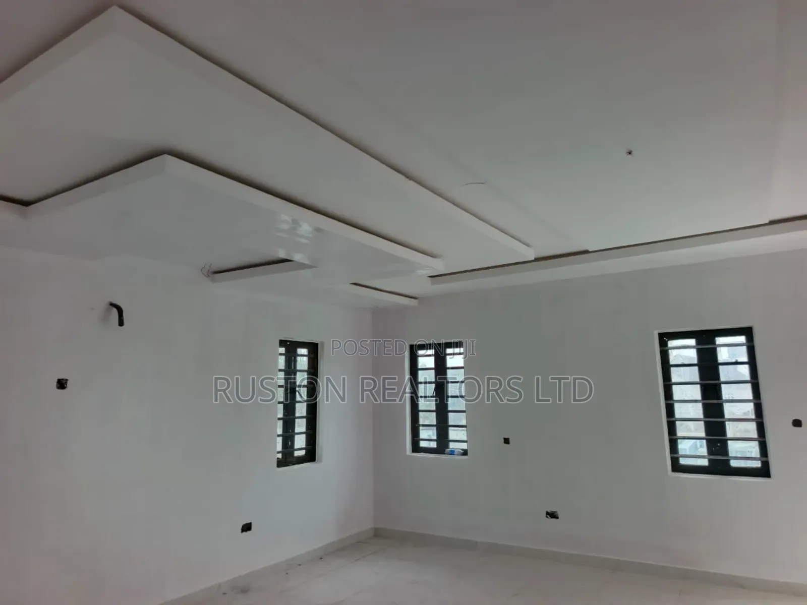 4bdrm Duplex in Samonda for sale