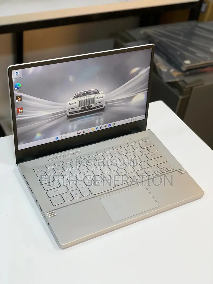 Laptop Asus ROG Zephyrus G14 16GB AMD Ryzen 9 SSD 1T
