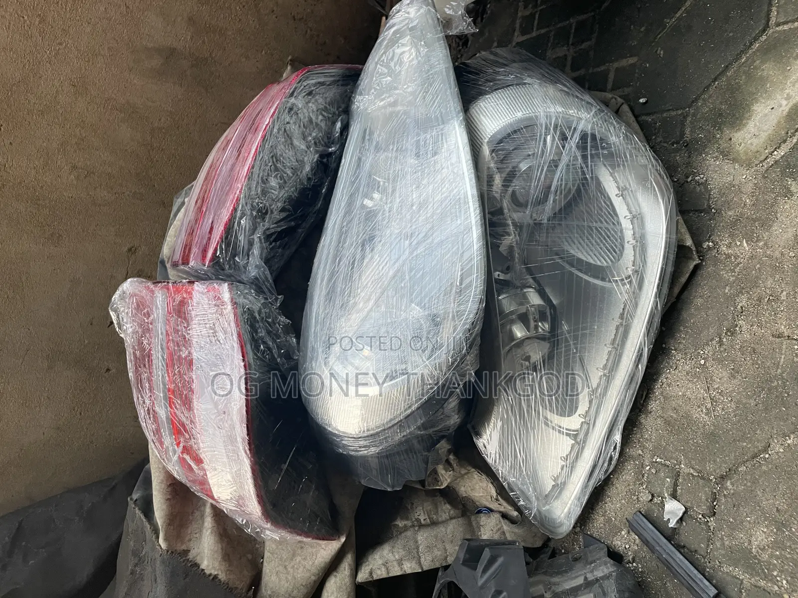 Set of Headlights and Backlight Porsche Cayenne 2008