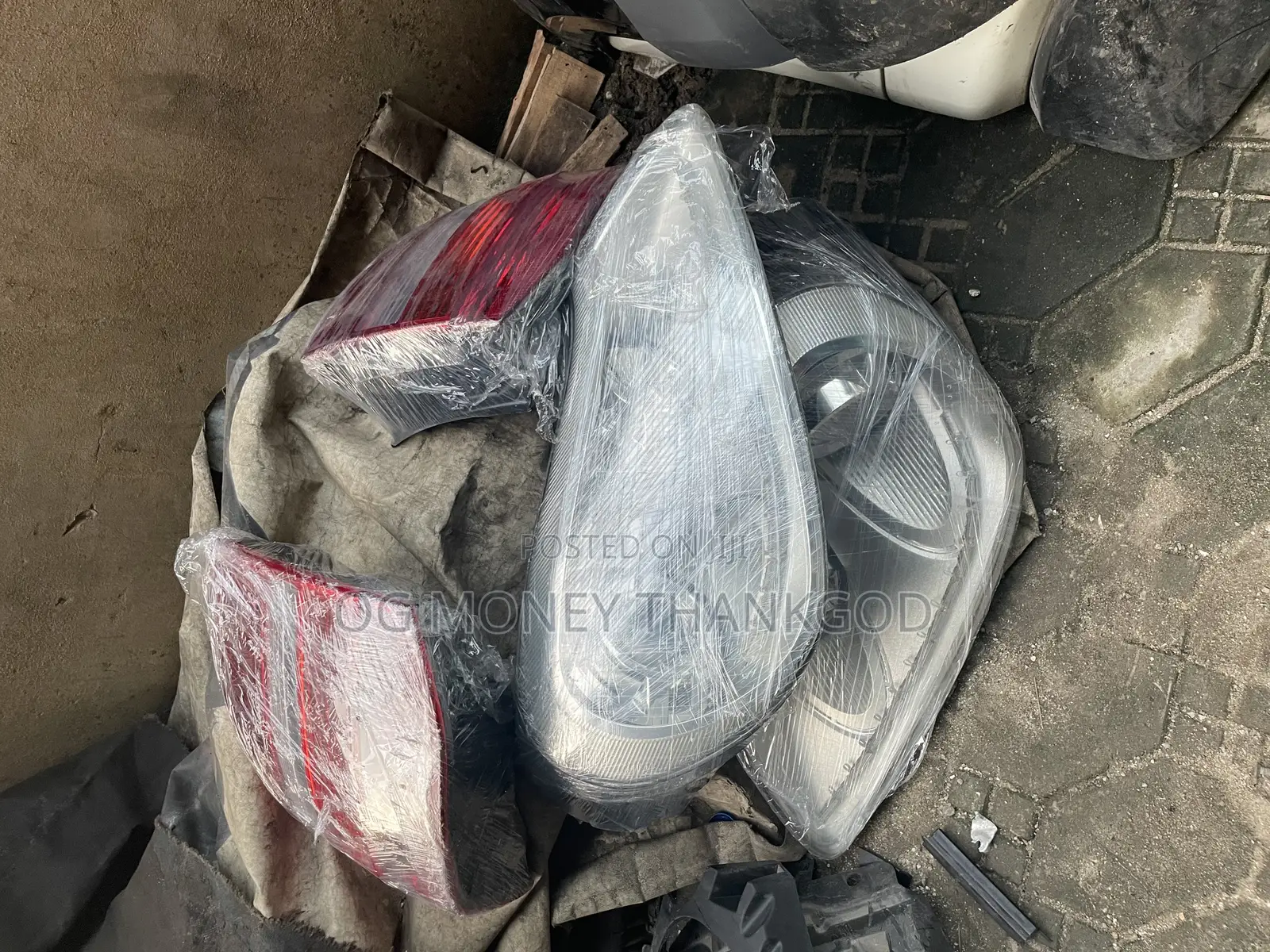 Set of Headlights and Backlight Porsche Cayenne 2008