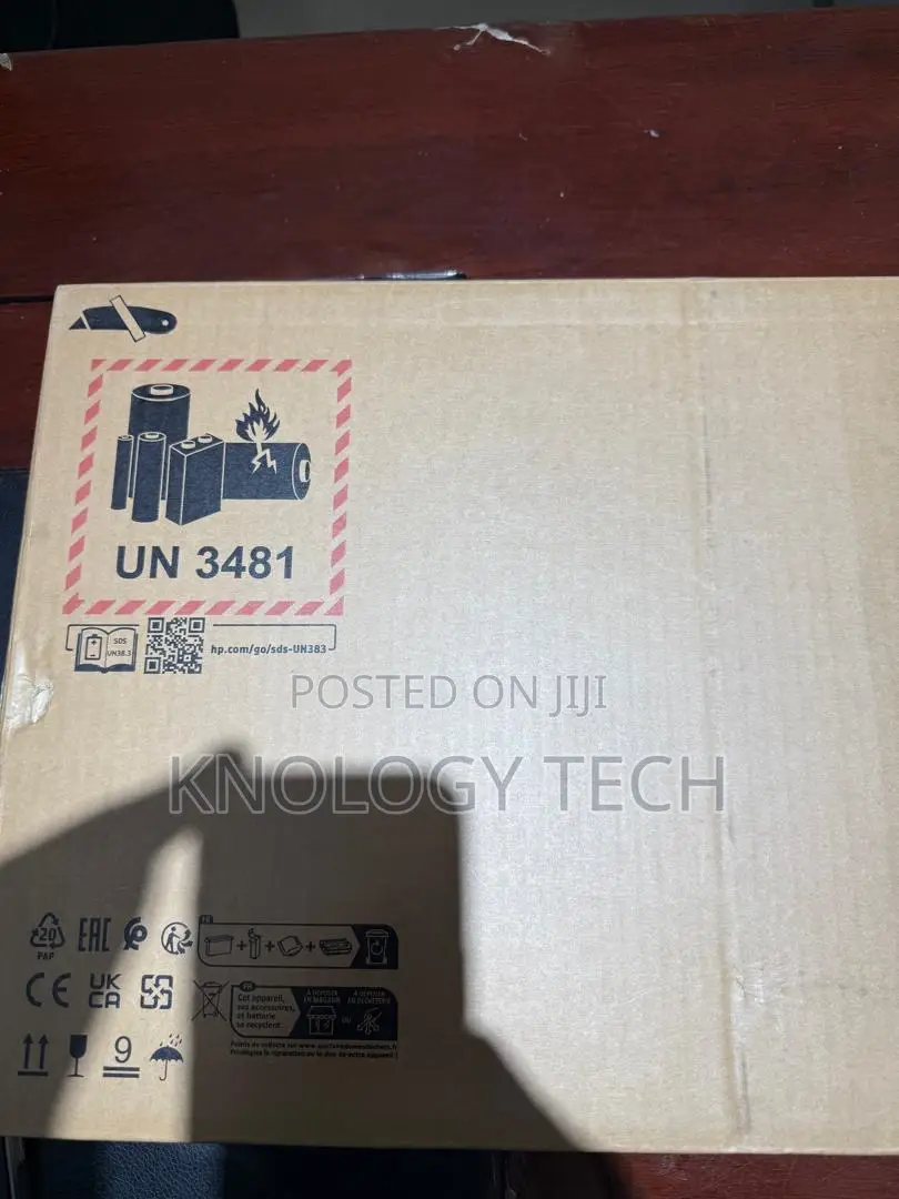 New Laptop HP 14-Dq1025cl 8GB Intel Core I5 SSD 512GB