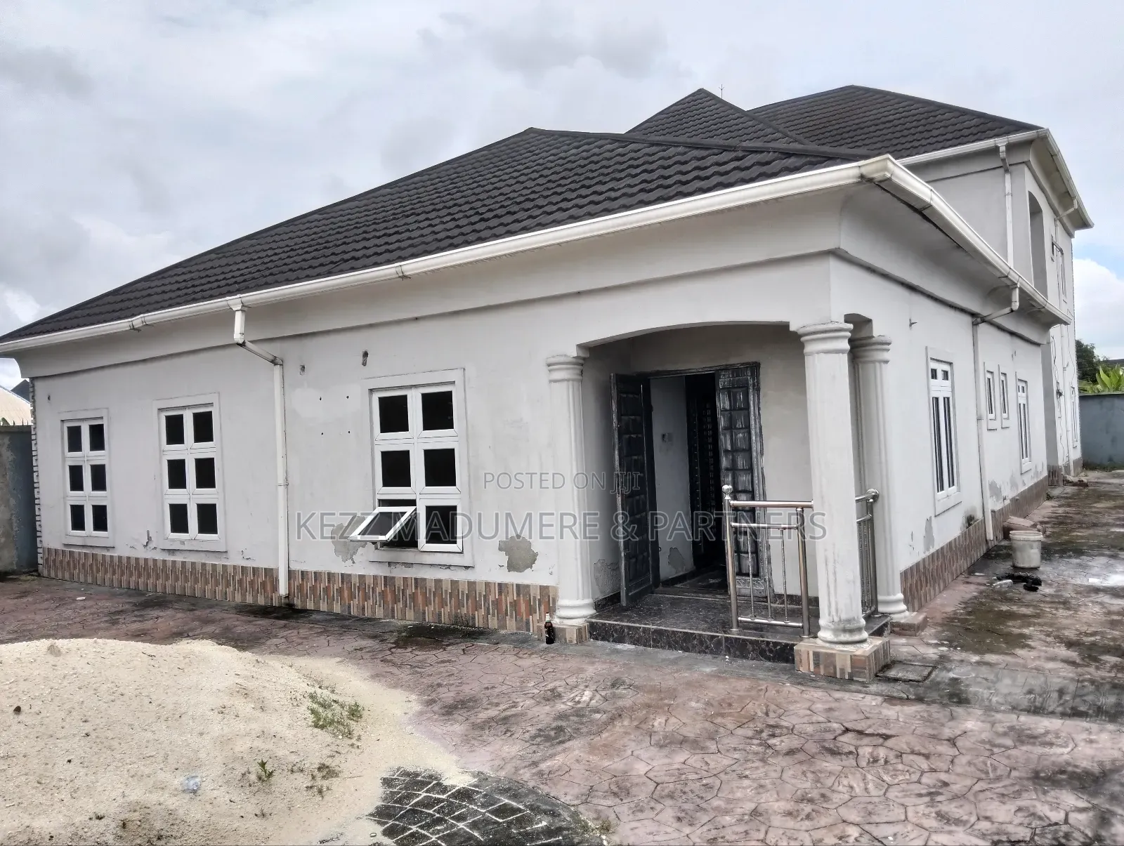5bdrm Duplex in Off Sars Road, Port for sale