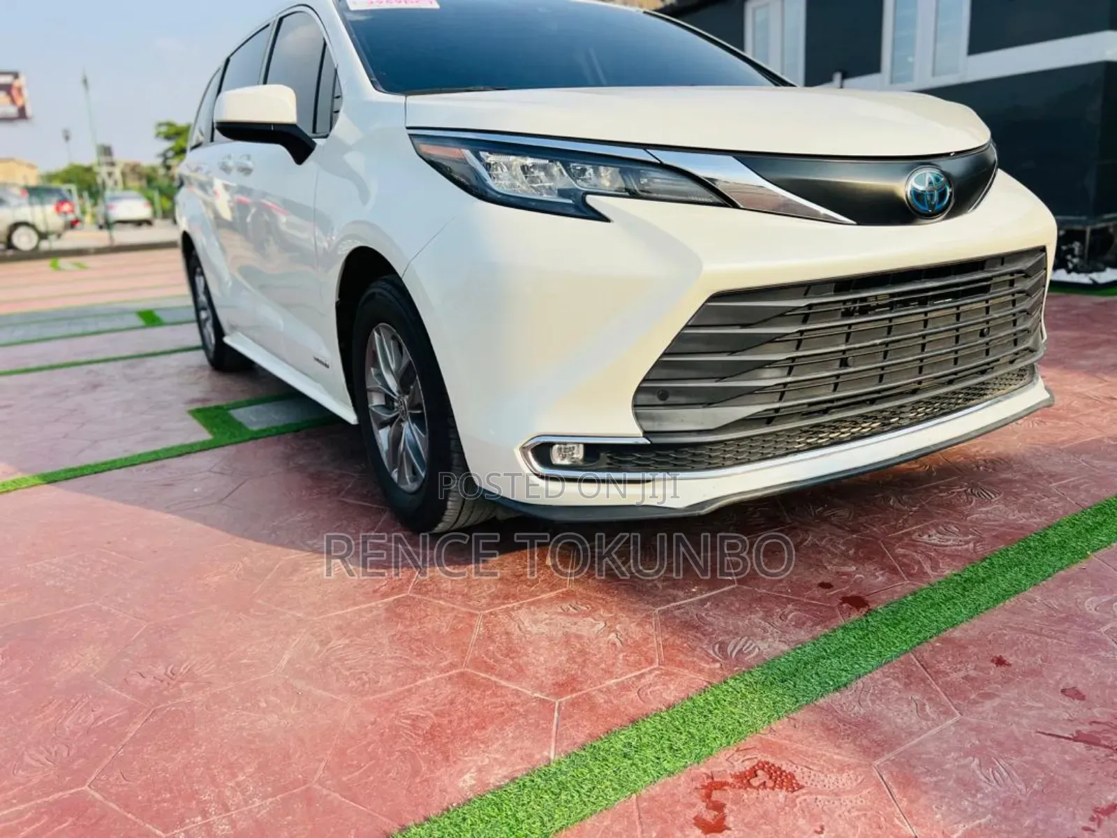 Toyota Sienna 2022 White