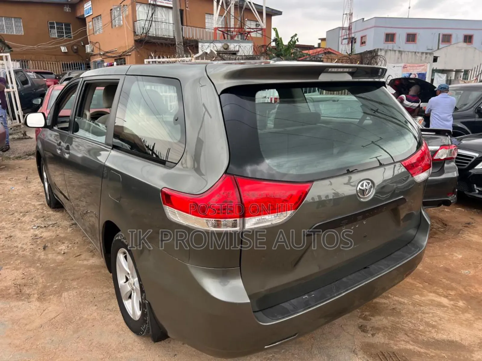 Toyota Sienna 2011 Gray