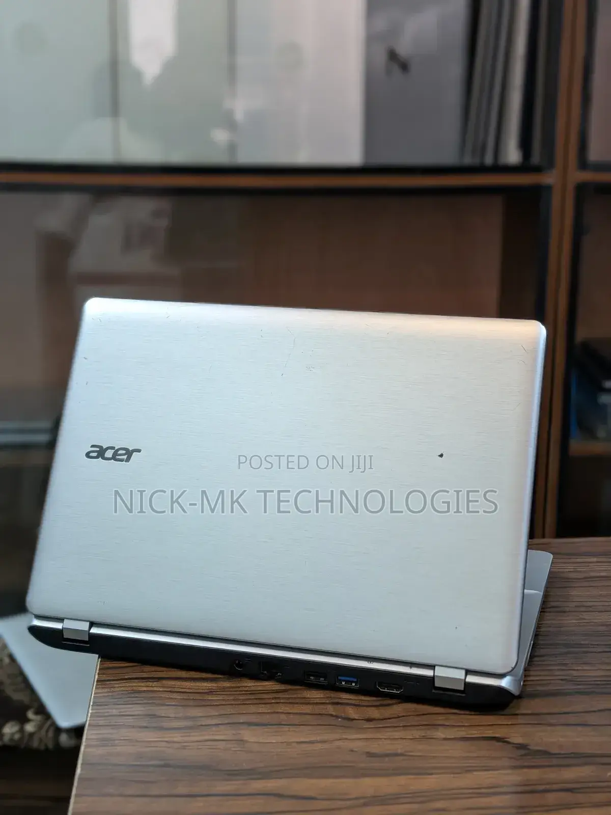 Laptop Acer Aspire E3 111 2GB Intel Xeon HDD 320GB