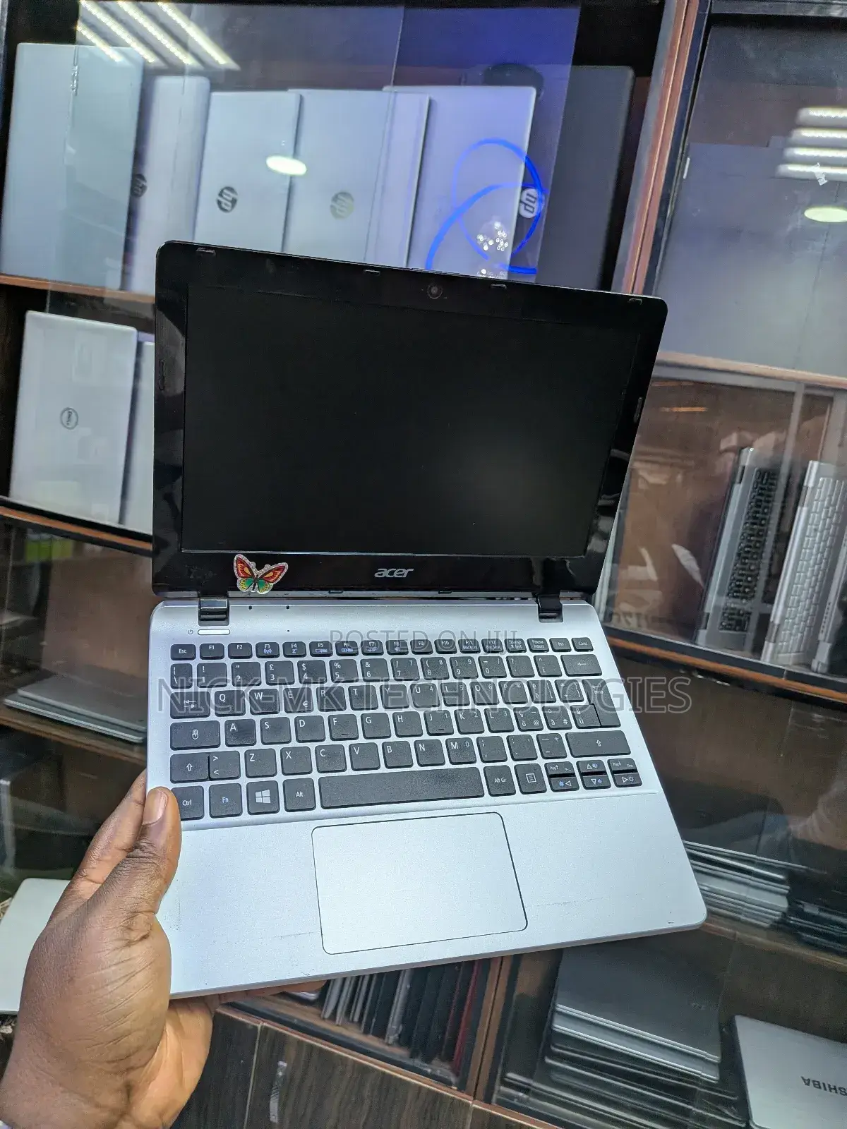 Laptop Acer Aspire E3 111 2GB Intel Xeon HDD 320GB