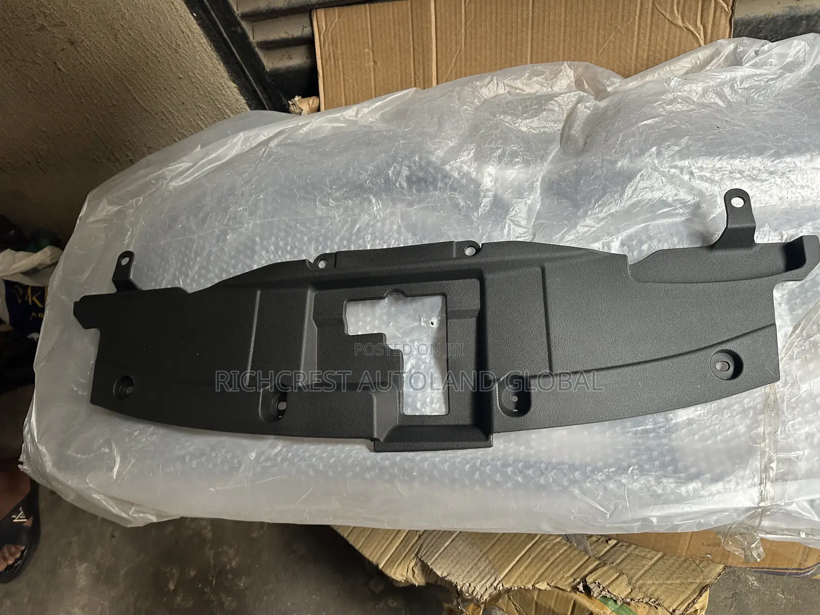 Toyota Hilux 2024/2025 Bonnet Mat