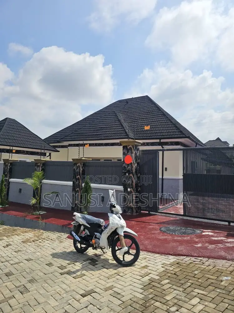 6bdrm Bungalow in Gwarimpa Estate Fct, Gwarinpa for sale