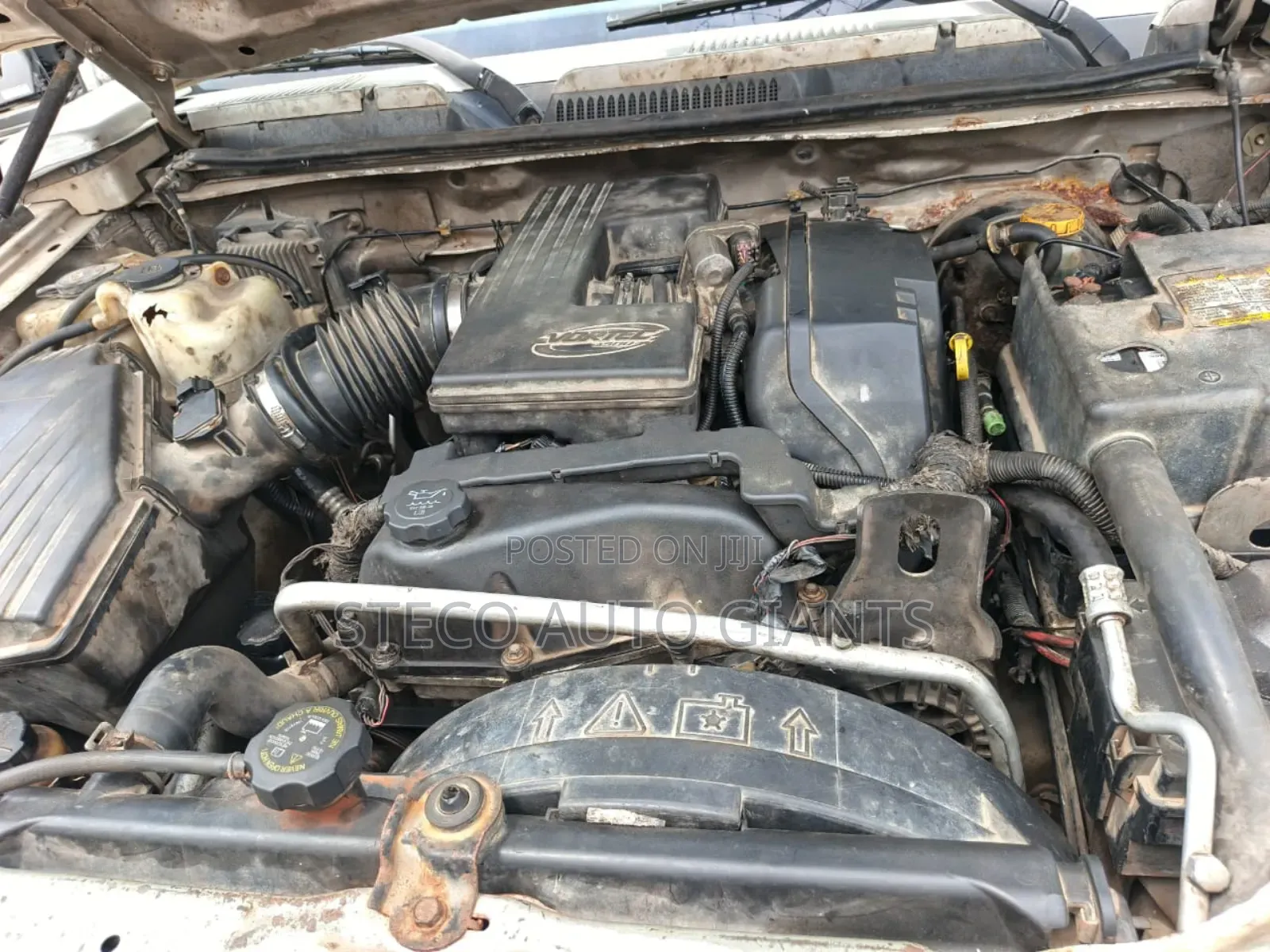 Hummer H3 2006 Gold