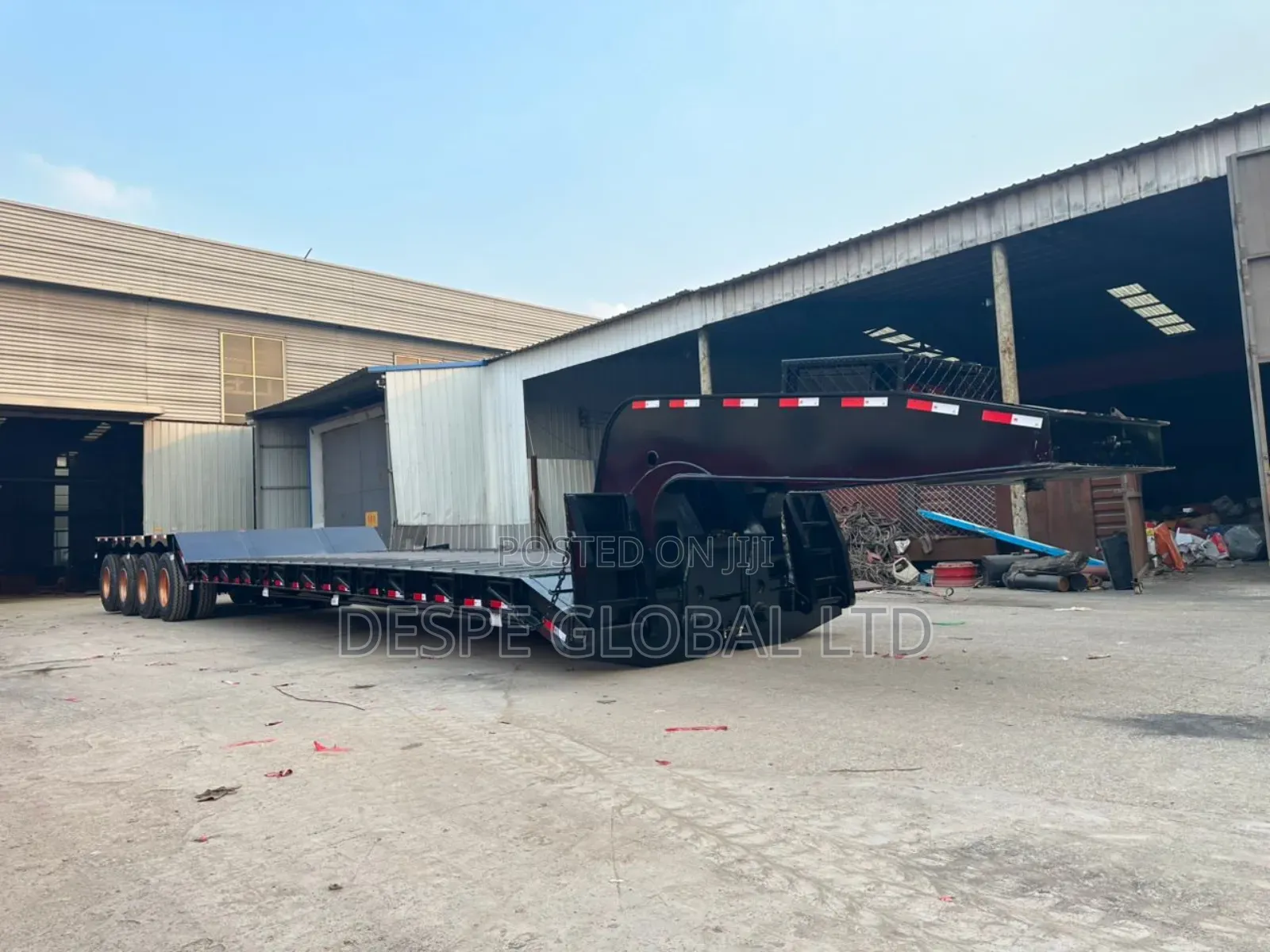 New 100tons Front Loader Lowbed Trailer With Discoupling Machine.