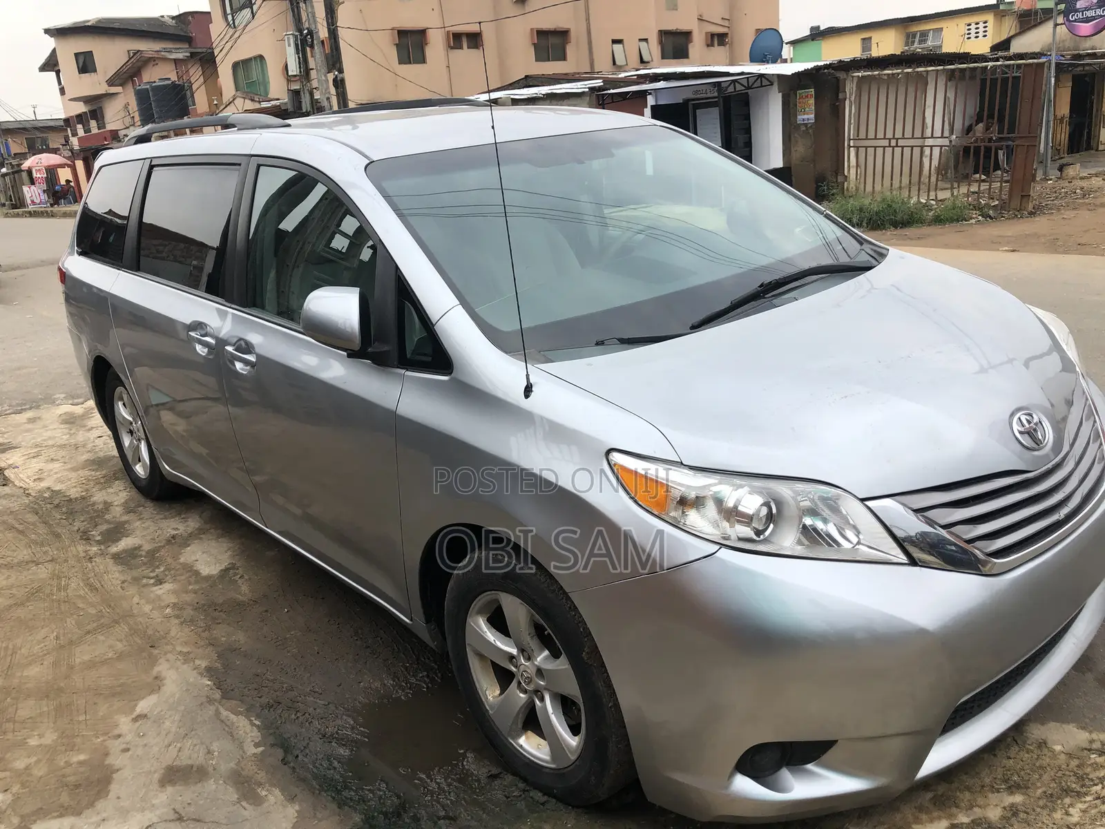 Toyota Sienna 2012 Silver
