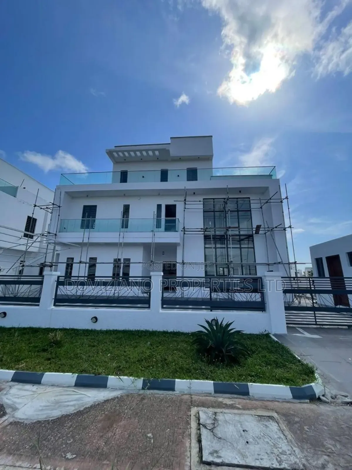 5bdrm Duplex in Ajah for sale