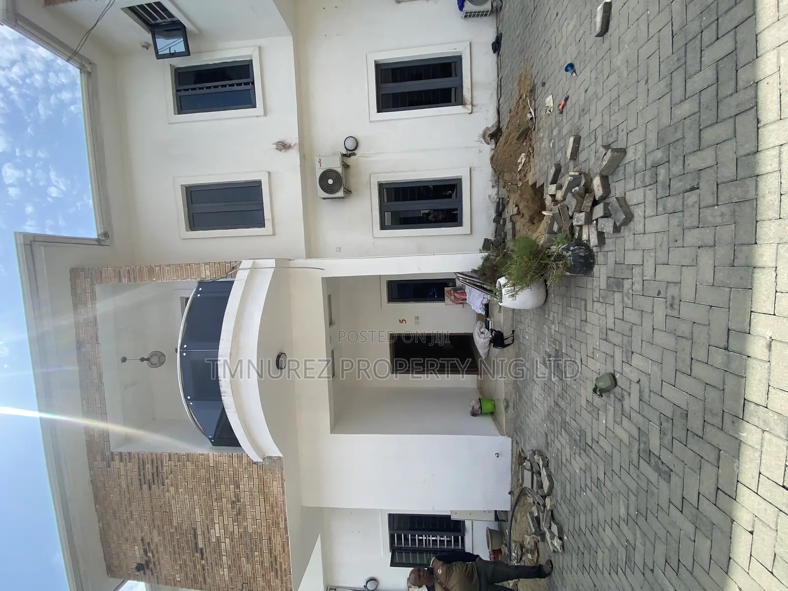 Studio Apartment in Conservation, Chevron for rent