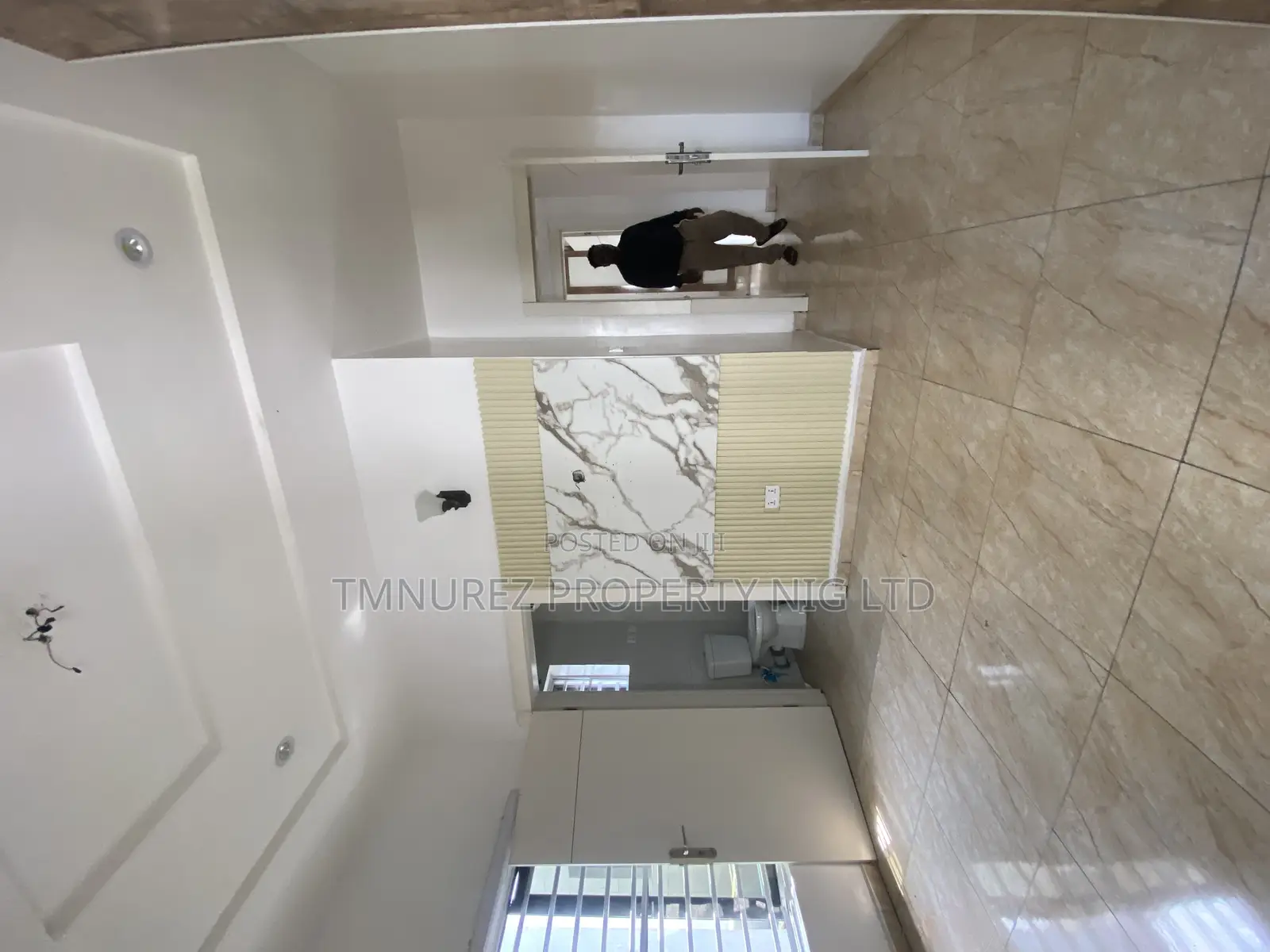 Studio Apartment in Conservation, Chevron for rent