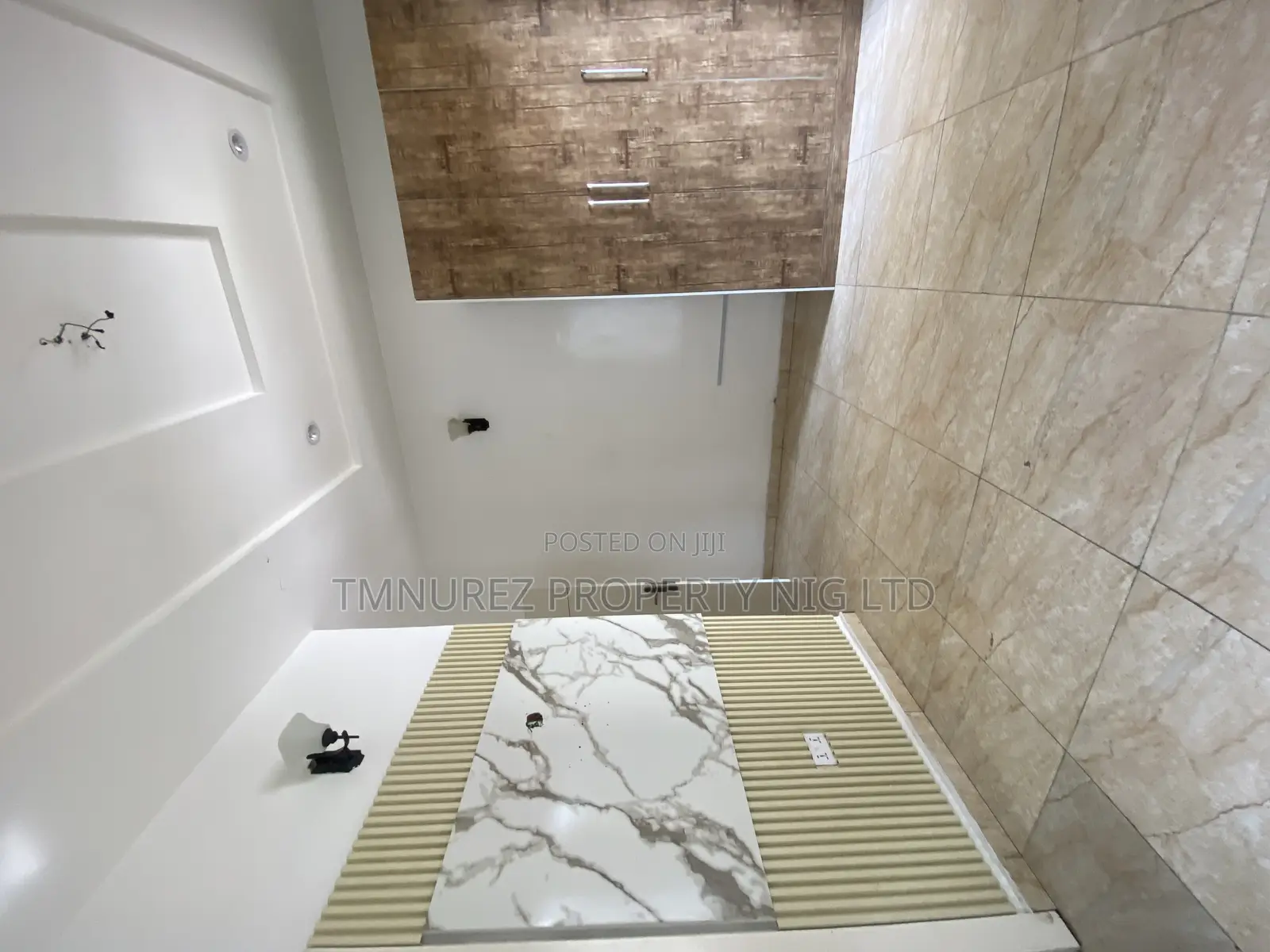 Studio Apartment in Conservation, Chevron for rent