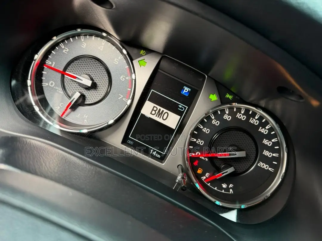 New Toyota Hilux 2025 Black