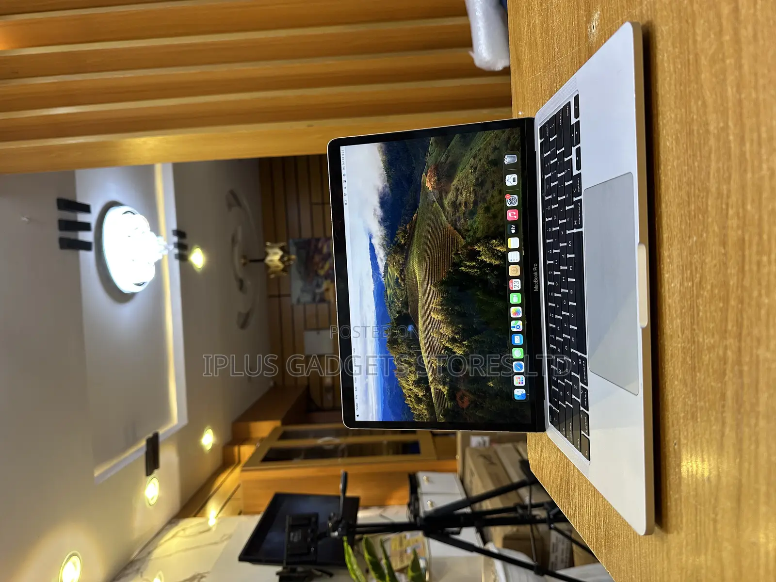 Laptop Apple MacBook Pro 2020 16GB Intel Core I5 SSD 512GB