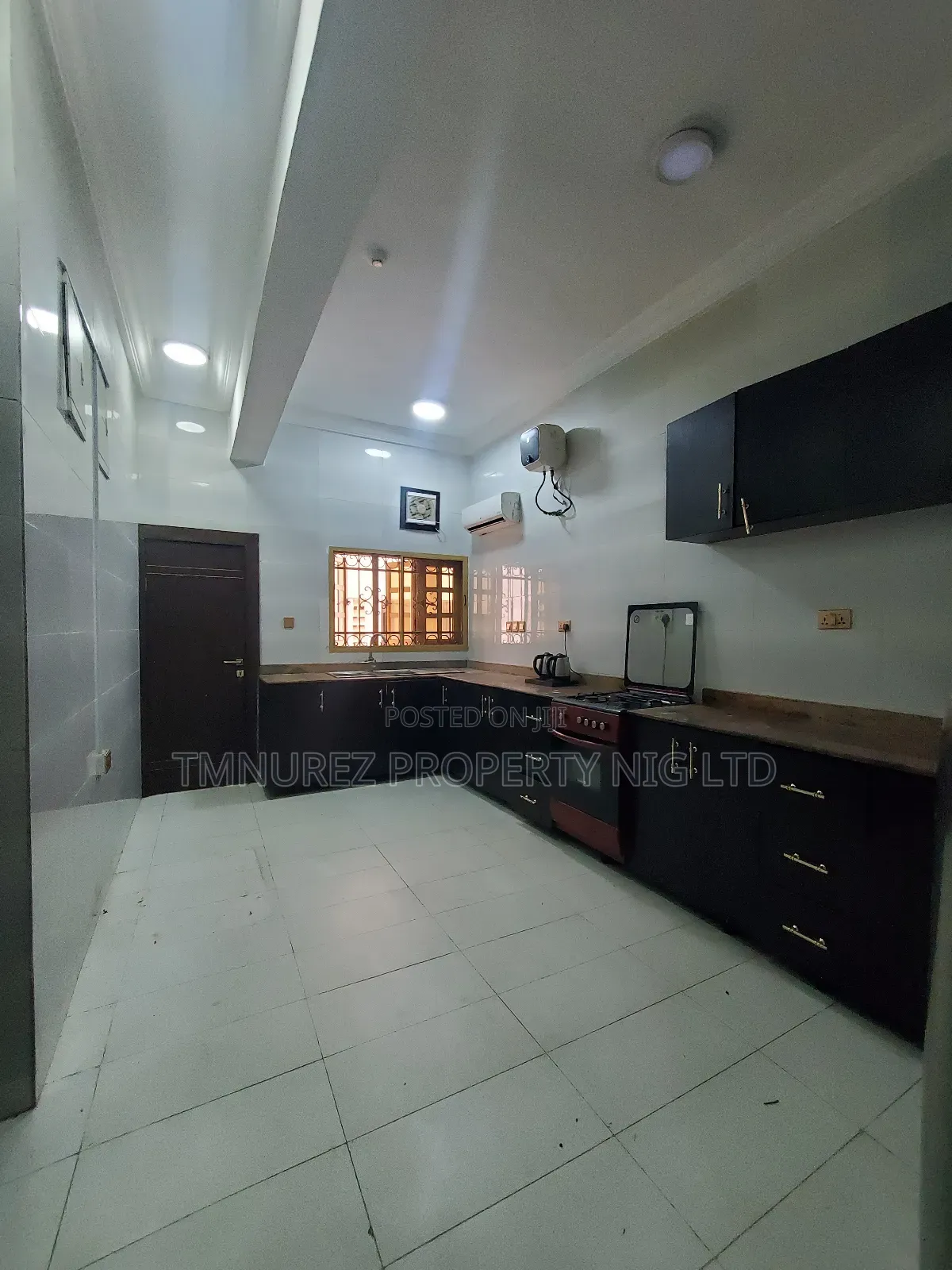 Big Studio Room for Rent at Vi