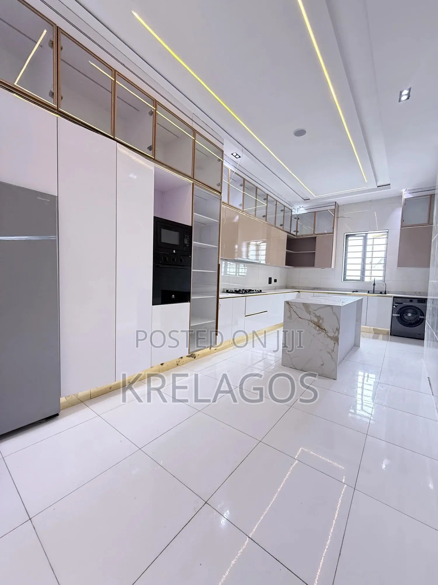 5bdrm Duplex in Ikota for sale