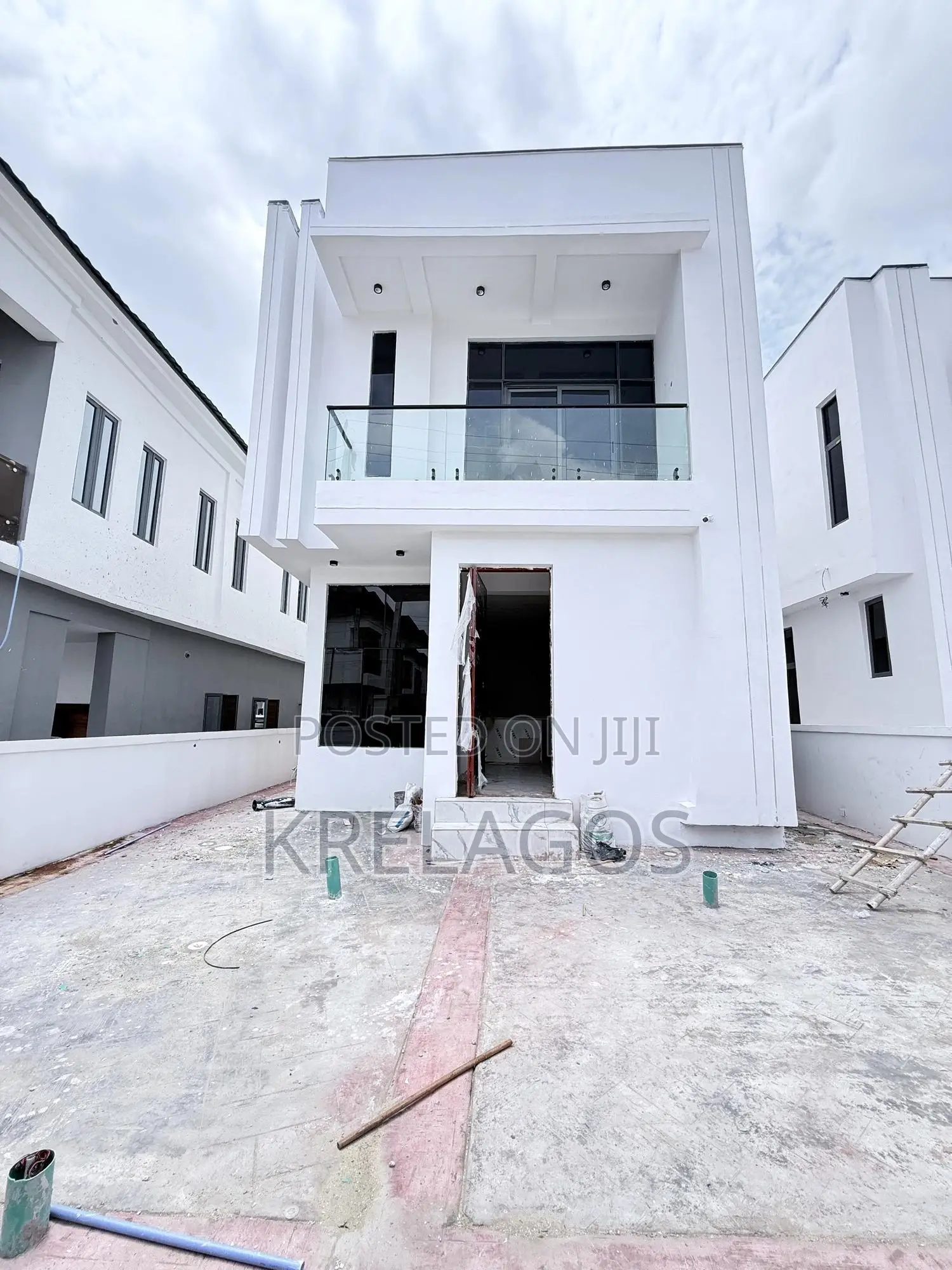 4bdrm Duplex in Ikota for sale
