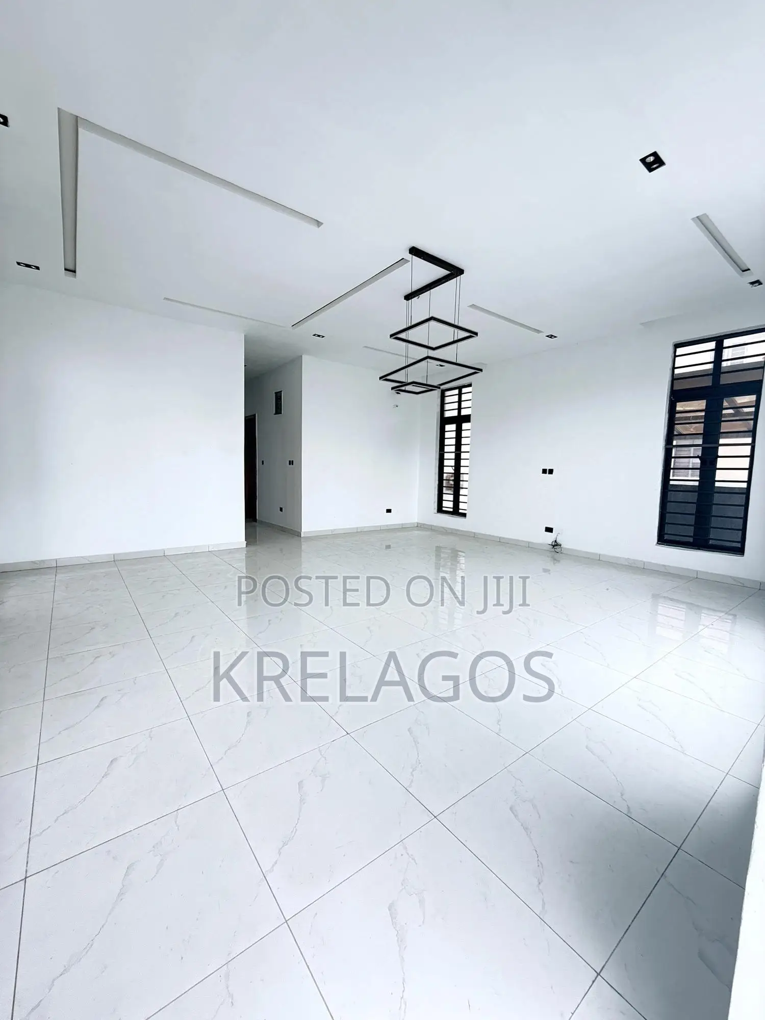 5bdrm Duplex in Ikota for sale