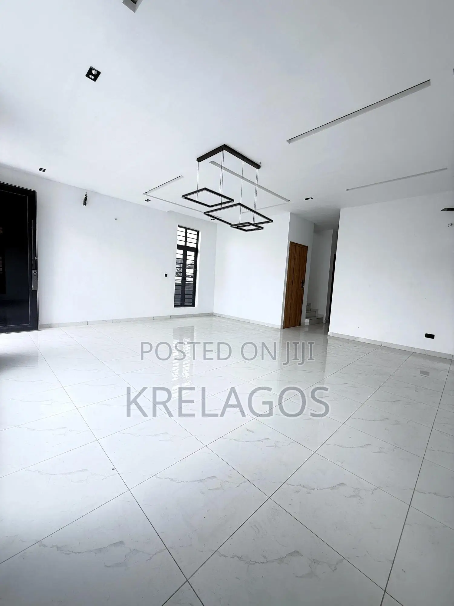 5bdrm Duplex in Ikota for sale