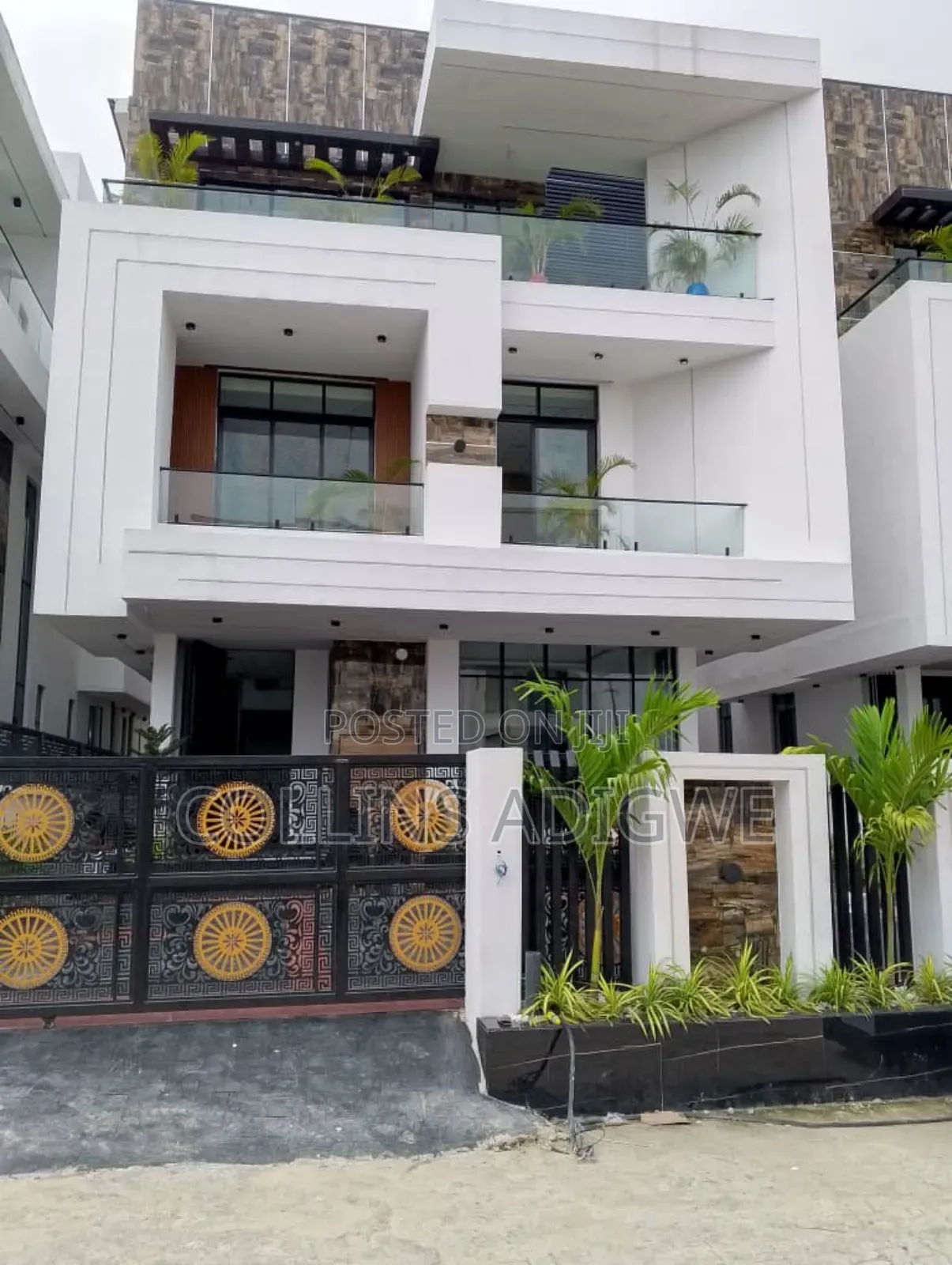 6bdrm Duplex in Chevron Lekki for sale