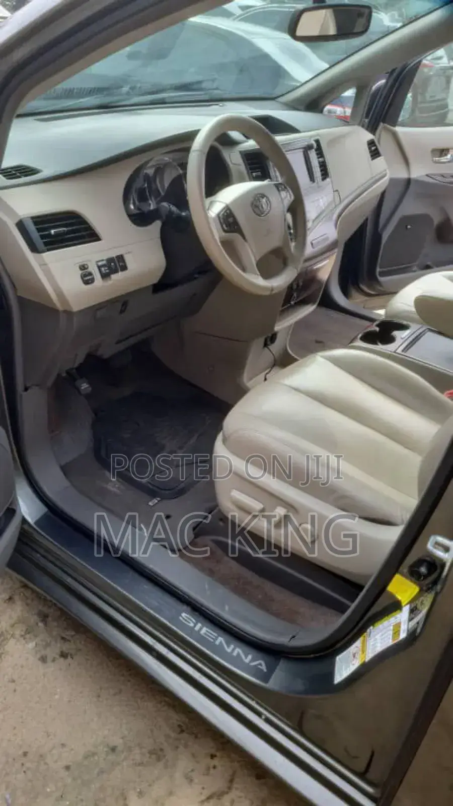 Toyota Sienna 2012