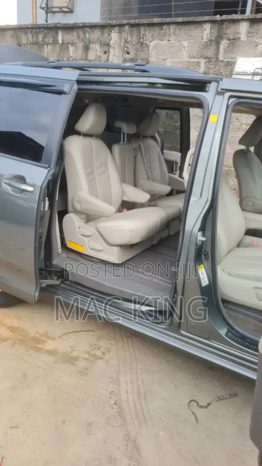 Toyota Sienna 2012