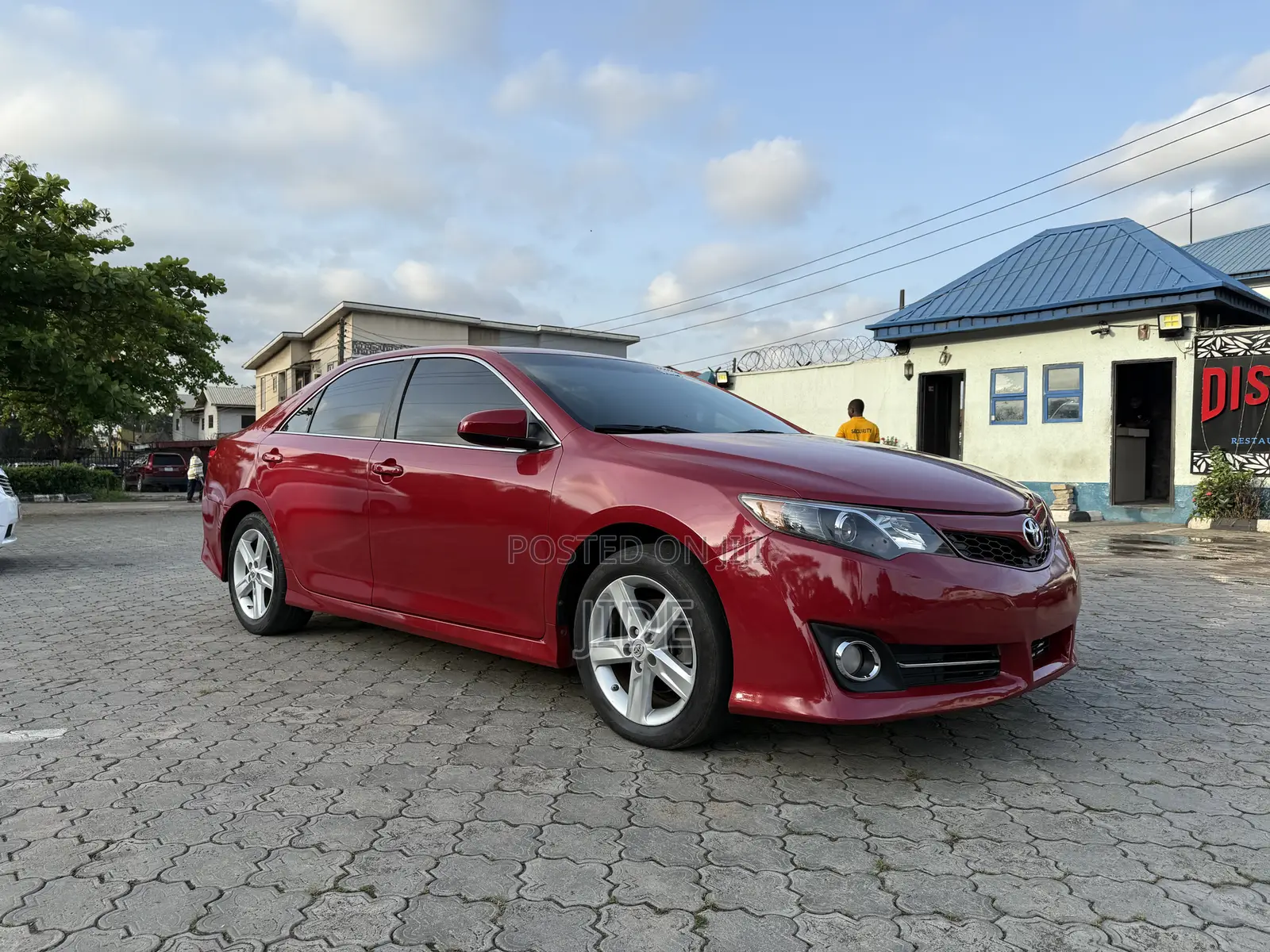 Toyota Camry SE 4dr Sedan (2.5L 4cyl 6A) 2013 Red