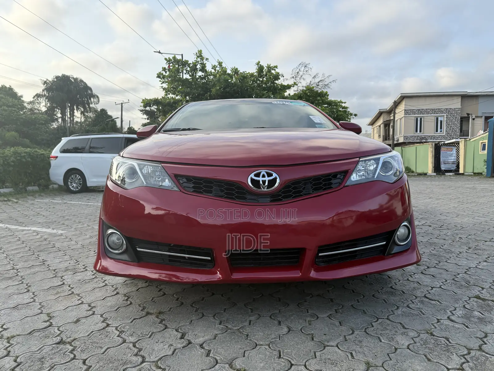 Toyota Camry SE 4dr Sedan (2.5L 4cyl 6A) 2013 Red