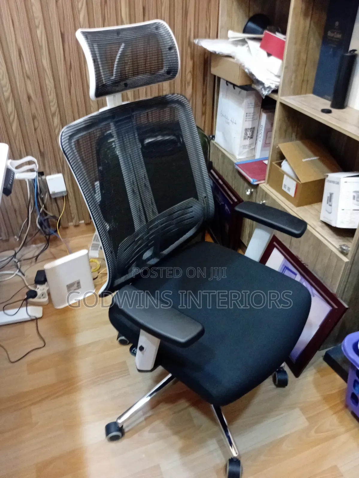 Ergonomic Mesh Office Chair With Headrest and Lumbar Support
