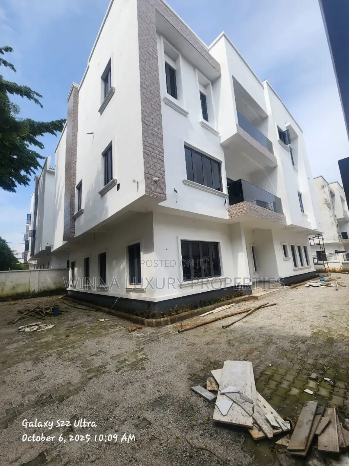 7bdrm Duplex in Mini Estate, Asokoro for sale