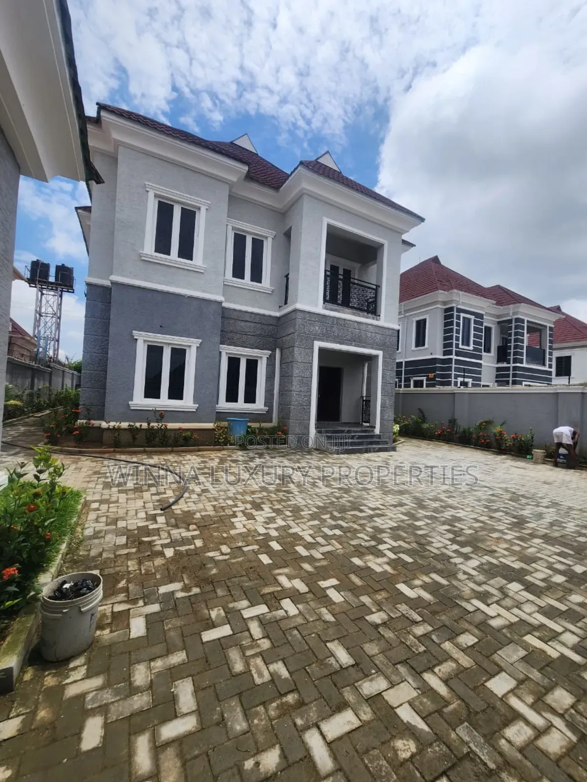 5bdrm Duplex in Along Voice Of for sale