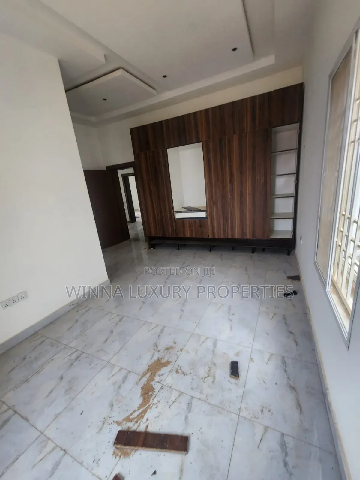 5bdrm Duplex in Along Voice Of for sale