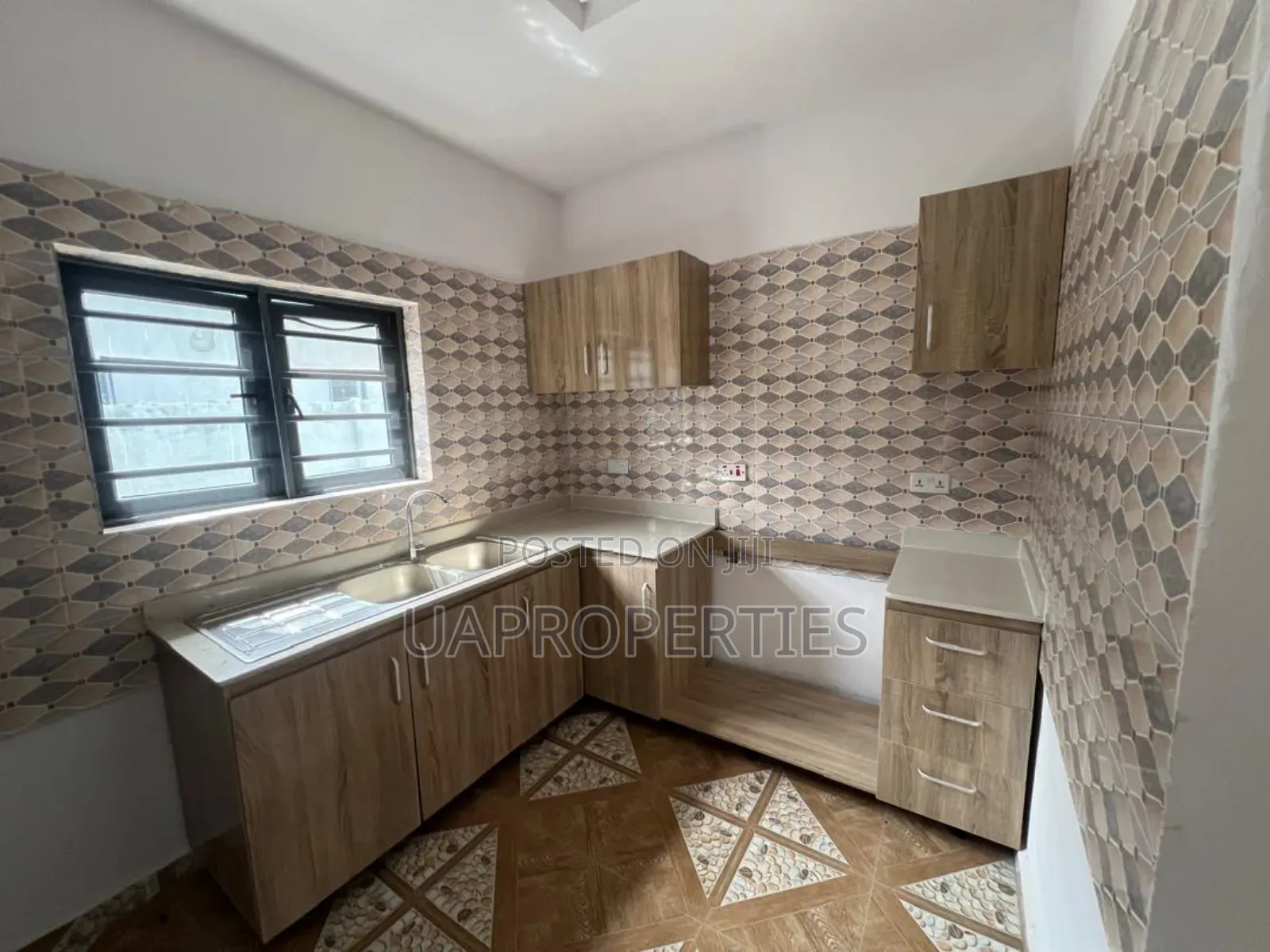 3bdrm Bungalow in Peak Estate Phase Ii, Awoyaya for sale