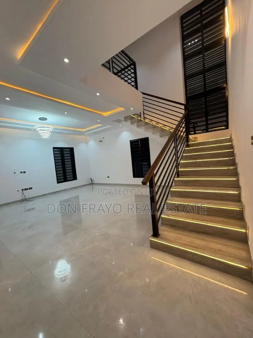 5bdrm Duplex in Kolapo Ishola Gra, Akobo for sale