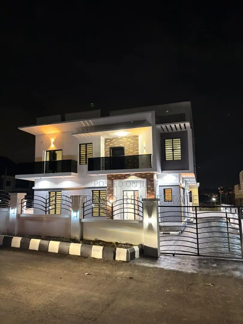 5bdrm Duplex in Kolapo Ishola Gra, Akobo for sale